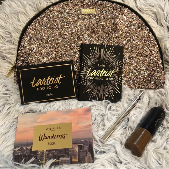 Makeup bundle - Picture 3 of 4